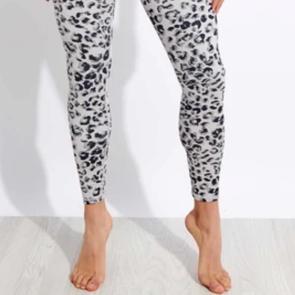 C9 CHAMPION Black Gray LEOPARD Animal Print Cropped Leggings Sz Small - Picture 6 of 16